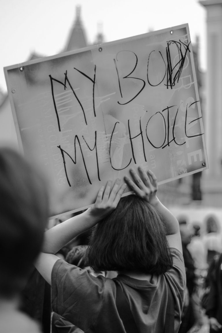 Mon corps, mon choix : Le droit à l’IVG n’est pas une option!